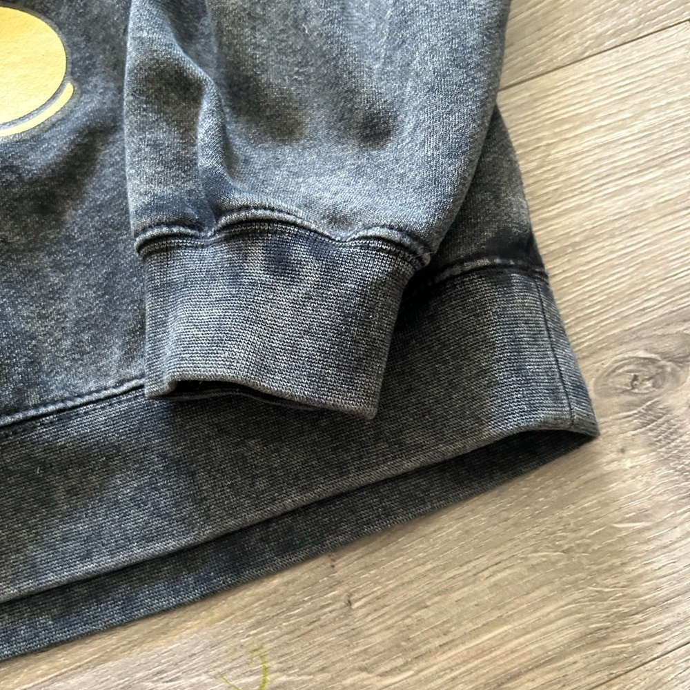 Men’s Mickey Mouse Gray Pullover Sweater Size S - Picture 4 of 6